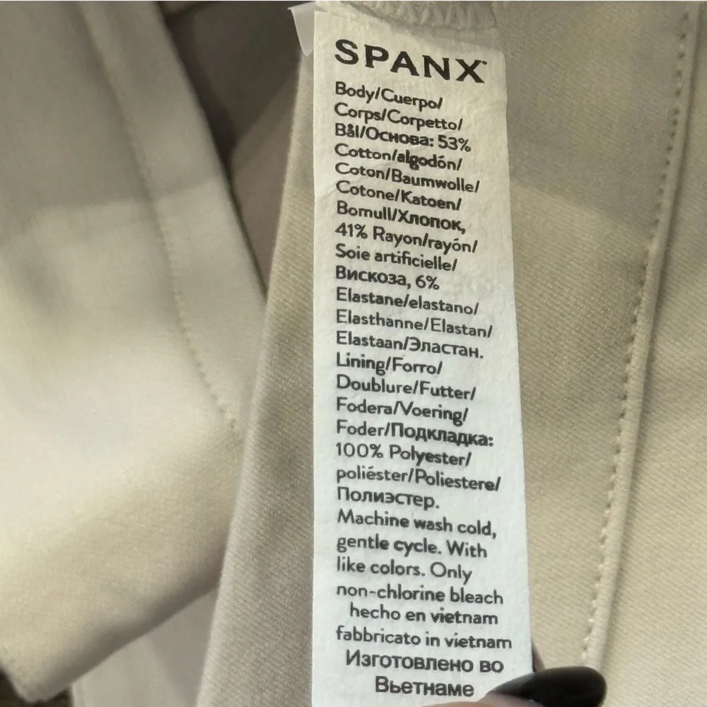 Spanx Silver Lining Classic White Kick Flare Pant Size Medium Petite Women